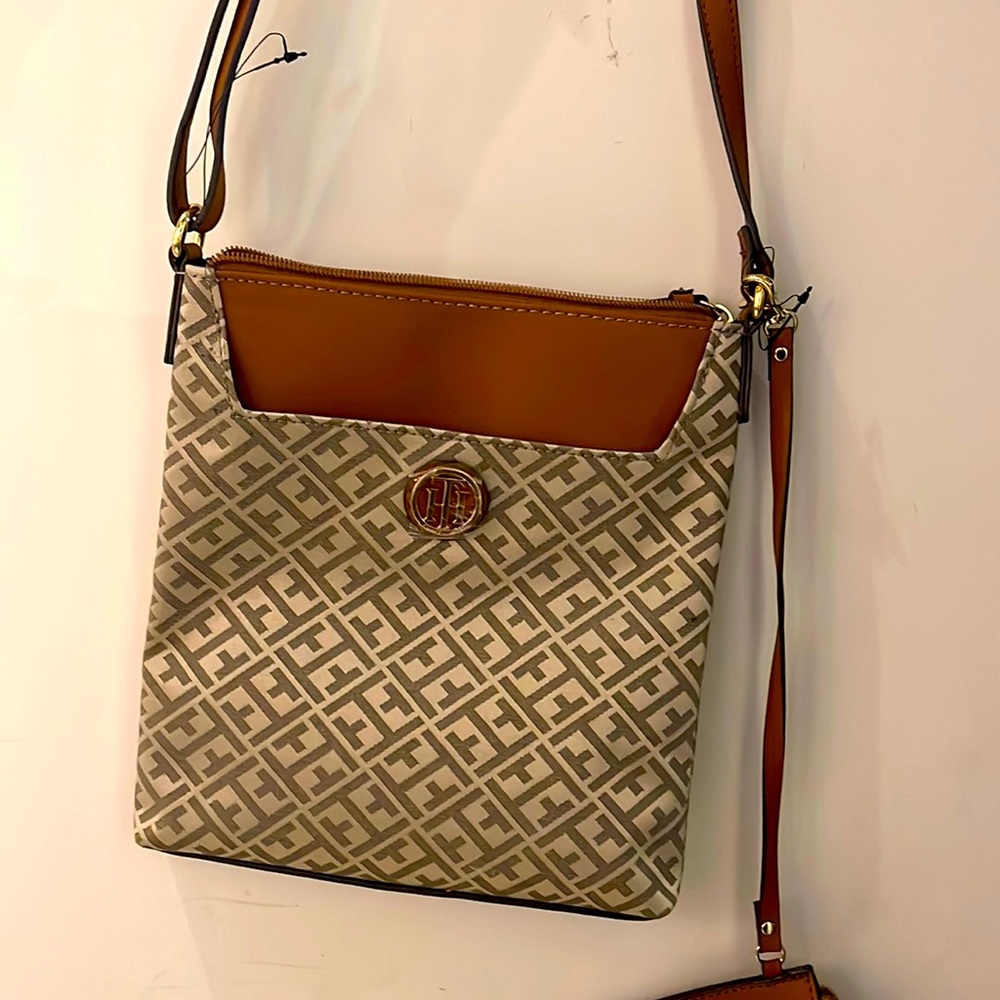 Tommy Hilfiger crossbody